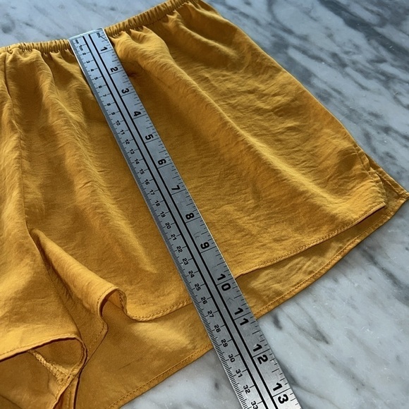 LINEA DONNATELLA Lace Lingerie Set in Saffron, Size S - Picture 8 of 9